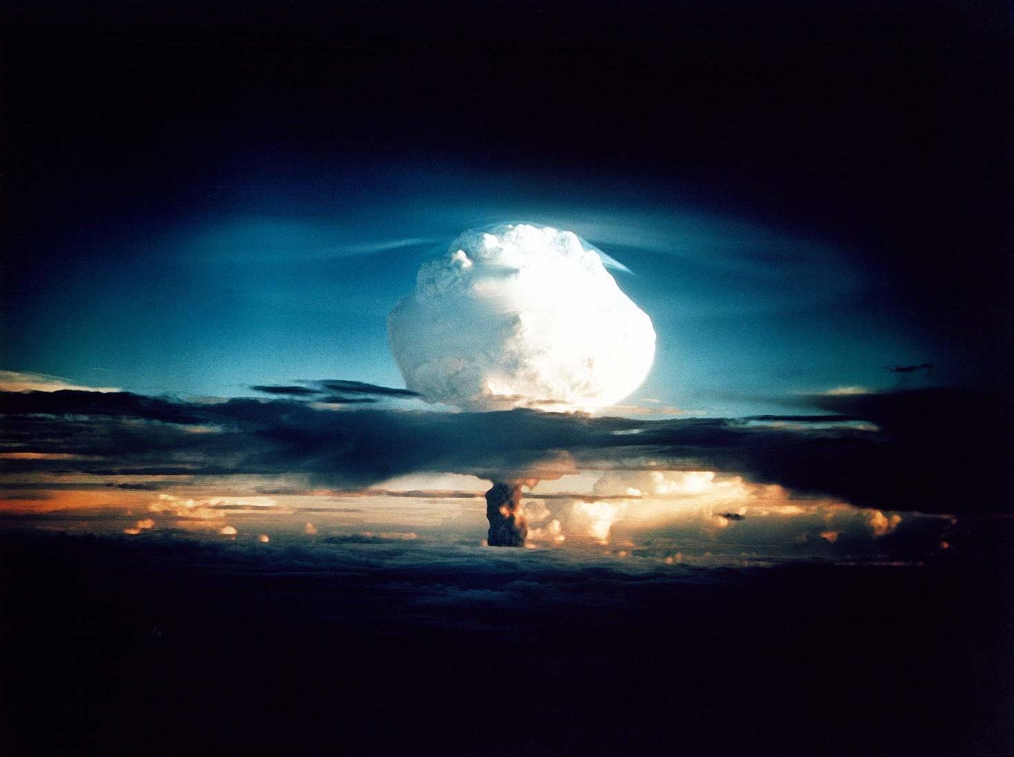 Nuclear-free world: enhanced security or total chaos?